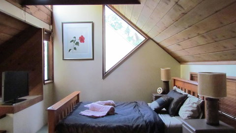 Lake Russell Luxury Retreat - Your Accommodation 3