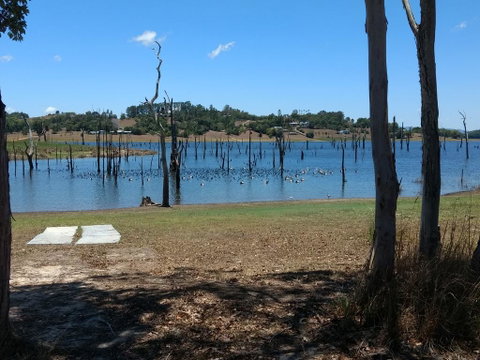 Lake Tinaroo Waterfrontage - Your Accommodation 2