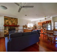 Lakefront holiday villa - Your Accommodation