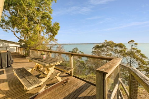 Lakescapes Cottage - 180 Degree Panoramic Views - Your Accommodation 1
