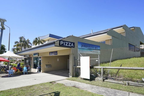 Lakeshore Apartments - Unit 6 - Your Accommodation 1