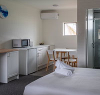 Lakeside Inn - Your Accommodation
