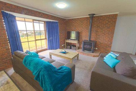 Lakeview - Your Accommodation 3