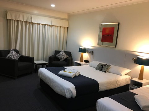 Lakeview Motor Inn - Your Accommodation 1