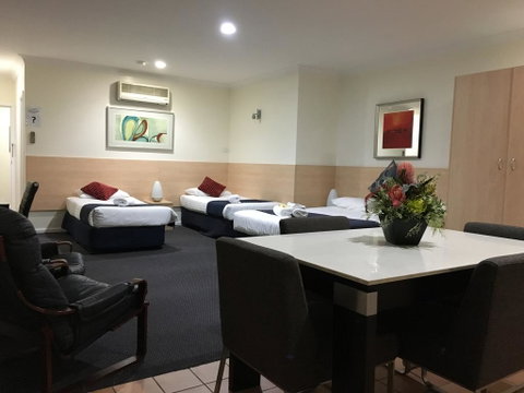 Lakeview Motor Inn - Your Accommodation 2