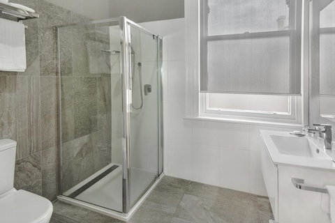 Langsford - Your Accommodation 1