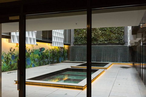 Laurent Balcony Views Steps From Laneway Vibes - Your Accommodation 2