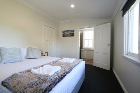 Leichhardt Cottages - Your Accommodation 1