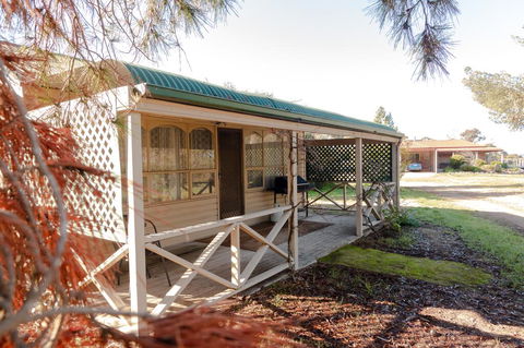 Limestone Cottage - Your Accommodation 0