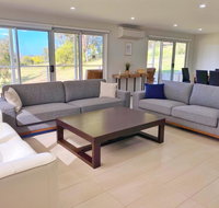 Luxury 3BR Home with KING Bed Metung - Your Accommodation