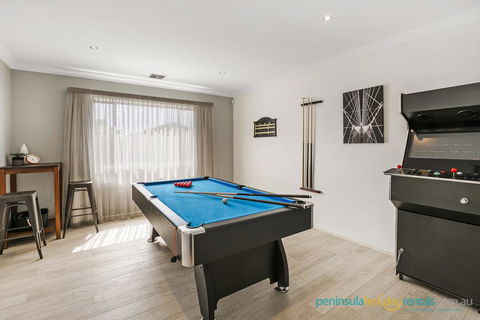 Luxury Coastal Escape - Your Accommodation 2