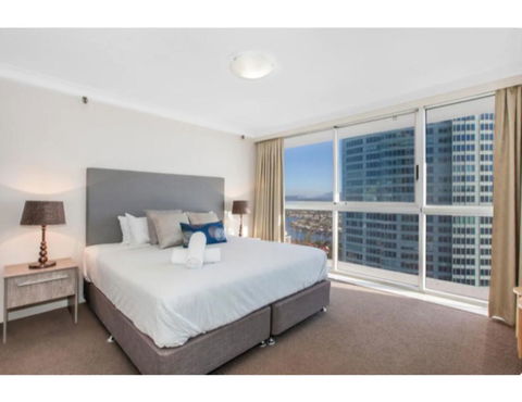 Luxury Holiday Escape High Above Surfers Paradise - Your Accommodation 2