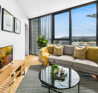 Luxury Inner-city Pad with Pool Gym and Sauna - Your Accommodation