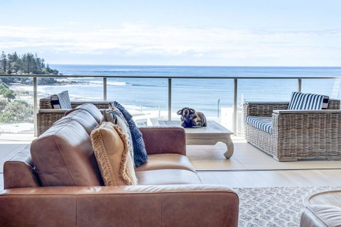 Luxury Kings Beach PenthouseLarge Outdoor Balcony, Ocean Views, 2 Mins To Beach - Your Accommodation 0