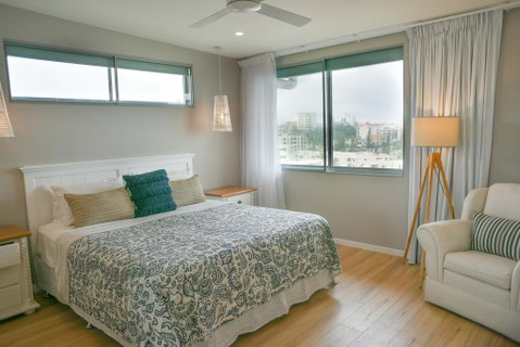 Luxury Kings Beach PenthouseLarge Outdoor Balcony, Ocean Views, 2 Mins To Beach - Your Accommodation 2