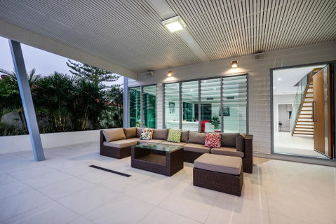 Luxury Tropical Haven - Pacific Avenue, Sunshine Beach - Your Accommodation 3