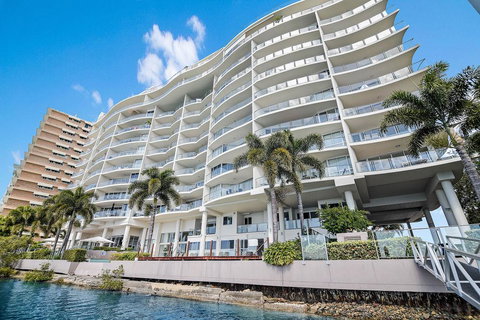 Luxury Waterfront Maroochydore Free Wine Netflix Parking - Your Accommodation 2
