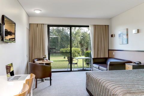 Macquarie 4 Star - Your Accommodation 2