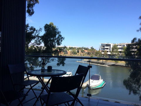 Marina View Apartment On The Maribyrnong River, Melbourne - Your Accommodation 0