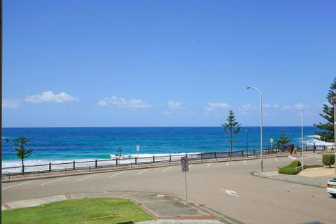 Marine Court - The Entrance - Your Accommodation 1