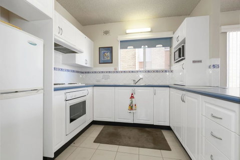 Marine Court - The Entrance - Your Accommodation 2