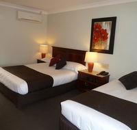 McNevins Warwick Motel - Your Accommodation