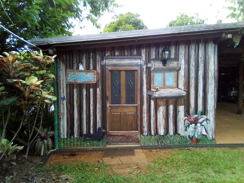 Mena Creek Flower House - Your Accommodation 1