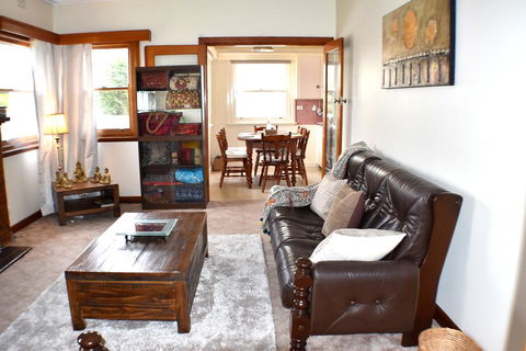Meraki House - Your Accommodation 2