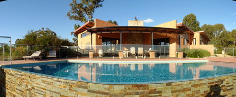 Meringa Springs - Your Accommodation 1