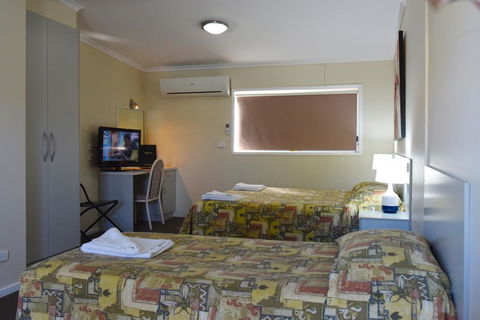 Mia Motel - Your Accommodation 1