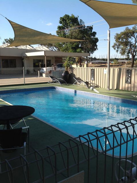 Mia Motel - Your Accommodation 3