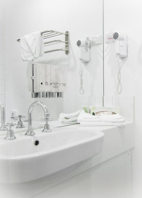 Miami Hotel Melbourne - Your Accommodation 3