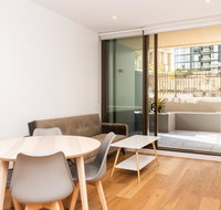 Modern Apartment in Darling Harbour - Your Accommodation