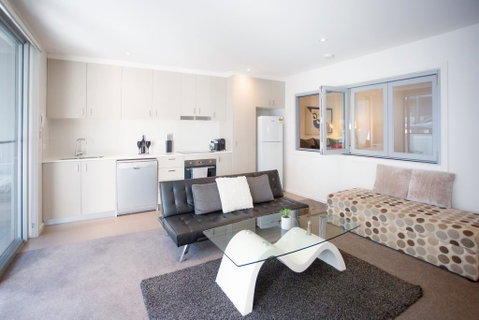 Modern Executive Apartment @ Braddon, 1BR, Wine, Wifi, Secure Parking, Canberra - Your Accommodation 0