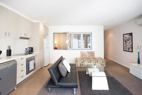 Modern Executive Apartment @ Braddon, 1BR, Wine, Wifi, Secure Parking, Canberra - Your Accommodation 1