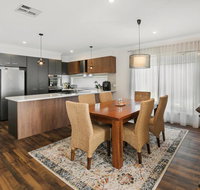 Modern Seaside Getaway Mornington - Your Accommodation