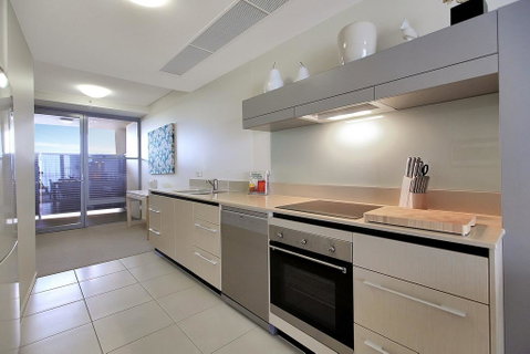 Monaco Unit 905, 12 Otranto St - Your Accommodation 2