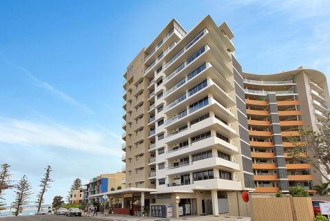 Monaco Unit 905, 12 Otranto St - Your Accommodation 1