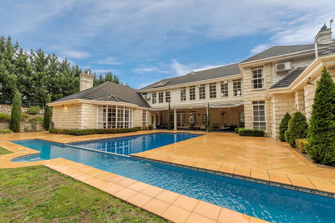 Montfort Manor - Your Accommodation 1