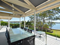 Morisset Bay Waterfront Views Lake House looking over Trinity Marina