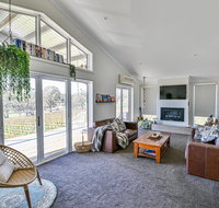 Mortimers Wines - The Canopy Loft - Your Accommodation