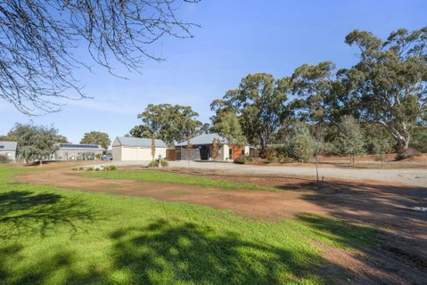 Moss's Place - Your Accommodation 1