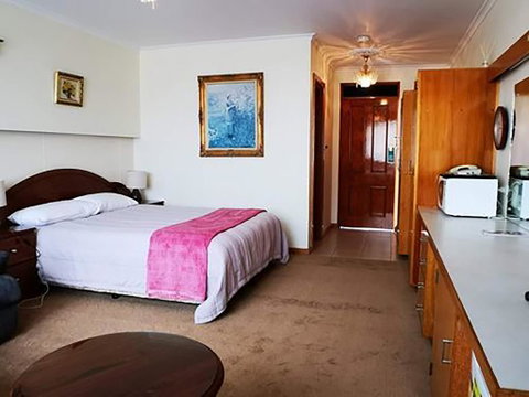 Motel Mayfair On Cavell - Your Accommodation 2