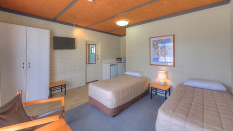 Motel Meneres - Your Accommodation 2