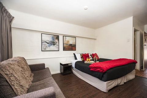 Motel Oasis - Your Accommodation 1