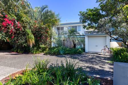 Mudjimba Esplanade Villa - Your Accommodation 1