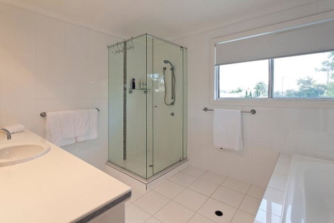 Mulloka Villa. Sunshine Coast Minyama - Your Accommodation 3