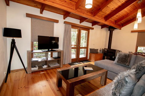 Mystic View Cottage - Your Accommodation 1