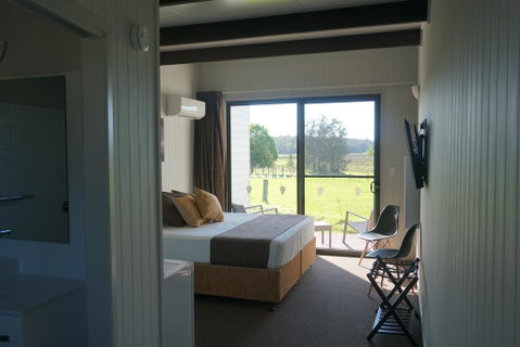 Narangba Motel (formerly Brisbane North B&B And Winery) - Your Accommodation 1