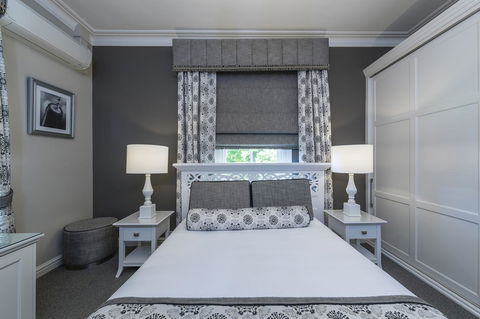 Grand Mercure Basildene Manor - Your Accommodation 24